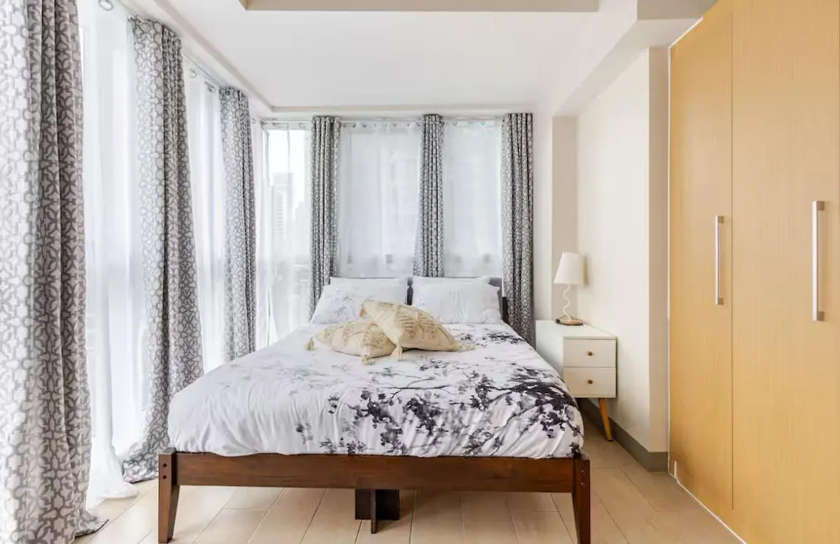 Bgc Taguig Uptown 3Br Corner Unit With Pool View, Bath Tub, Wifi, Beside Landers Bgc Aparthotel Manila 0*,