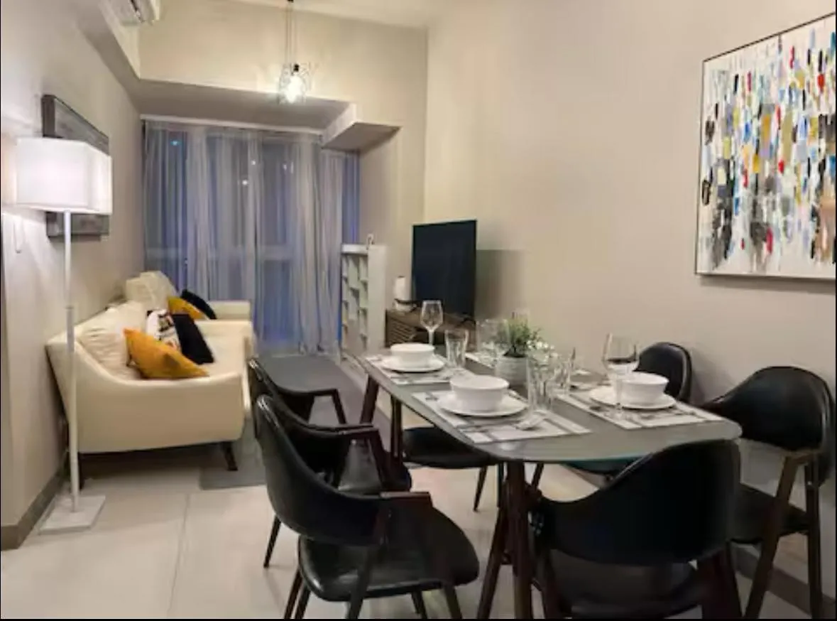 Aparthotel Bgc Taguig Uptown 3Br Corner Unit With Pool View, Bath Tub, Wifi, Beside Landers Bgc Manila
