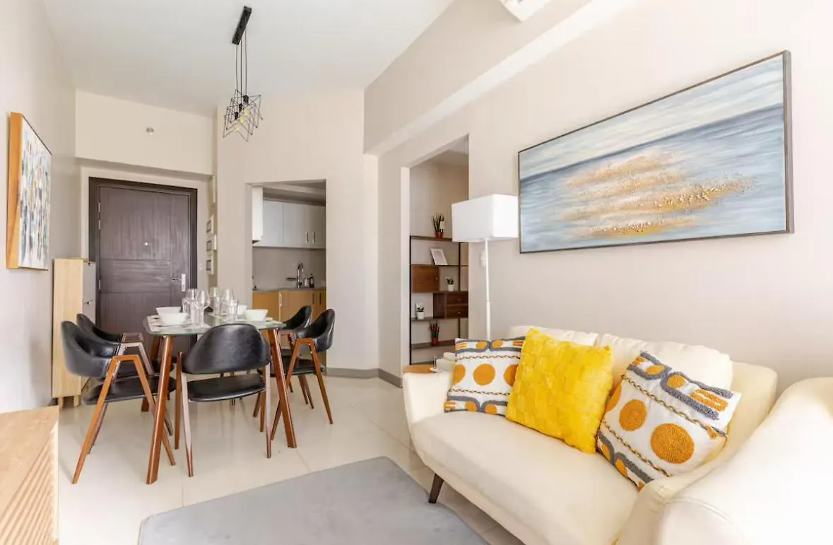 Aparthotel Bgc Taguig Uptown 3Br Corner Unit With Pool View, Bath Tub, Wifi, Beside Landers Bgc Manila